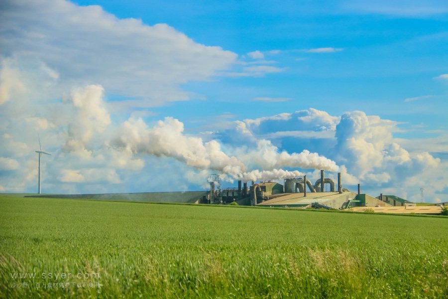臭氧，位置不同，角色不同